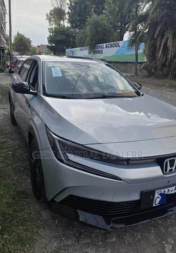 Honda e:NS2 68.8 kWh FWD 2025 Silver
