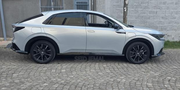 Honda e:NS2 68.8 kWh FWD 2025 Blue
