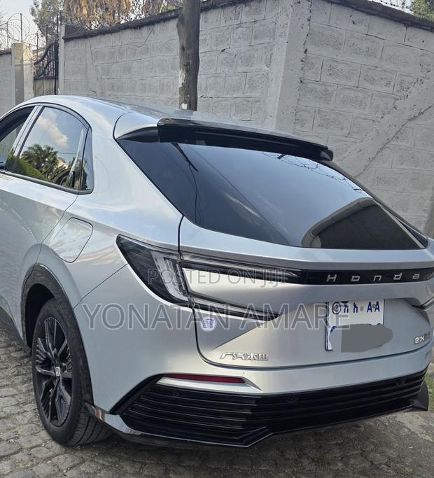 Honda e:NS2 68.8 kWh FWD 2025 Silver
