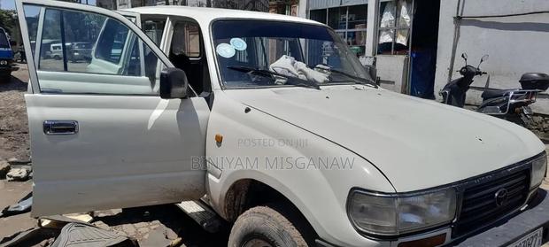 Toyota Land Cruiser 1995 White