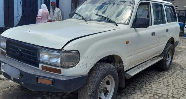 Toyota Land Cruiser 1995 White