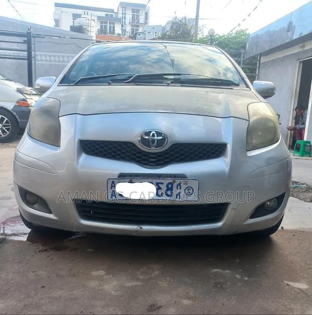 Toyota Yaris 2010 Silver