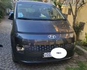 Hyundai Staria 2023 Maroon for sale