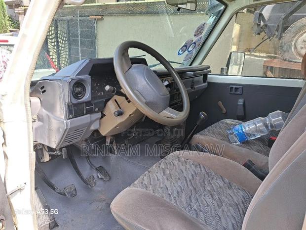 Toyota Land Cruiser 2003 White