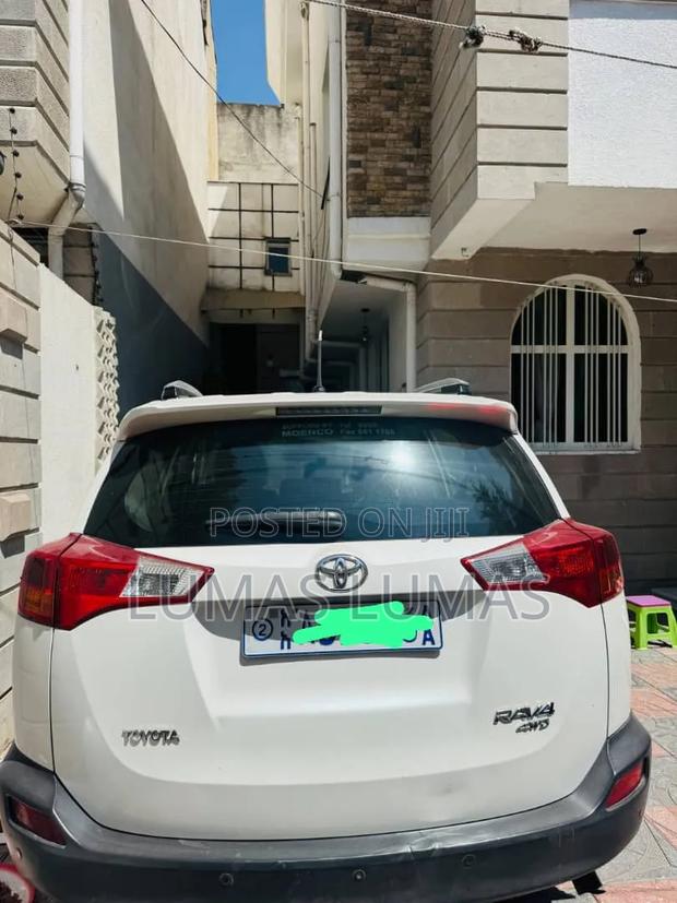 Toyota RAV4 2015 White