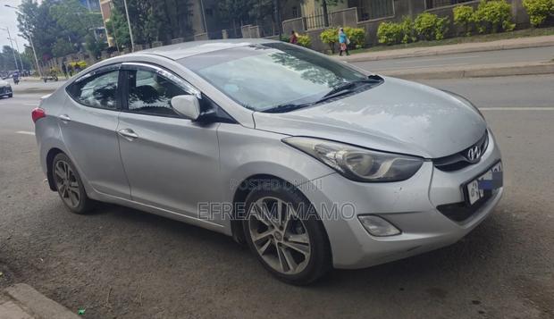 Hyundai Elantra 2013
