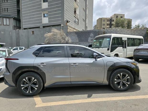 Toyota bZ4X 2024 Gray