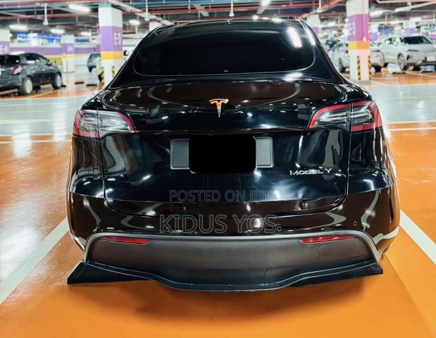 Tesla Model Y 2024 Black