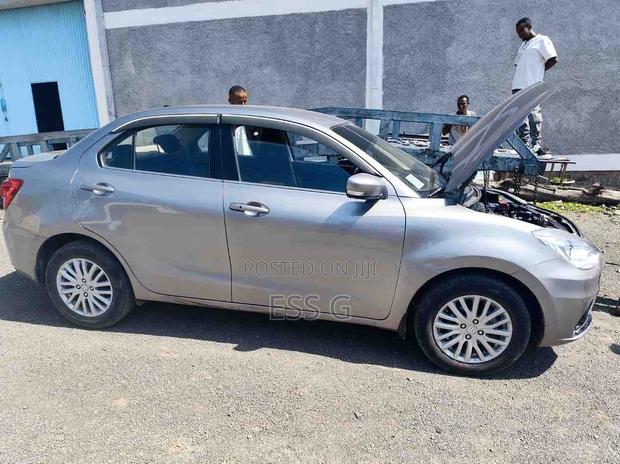 Suzuki RE 2022 Silver