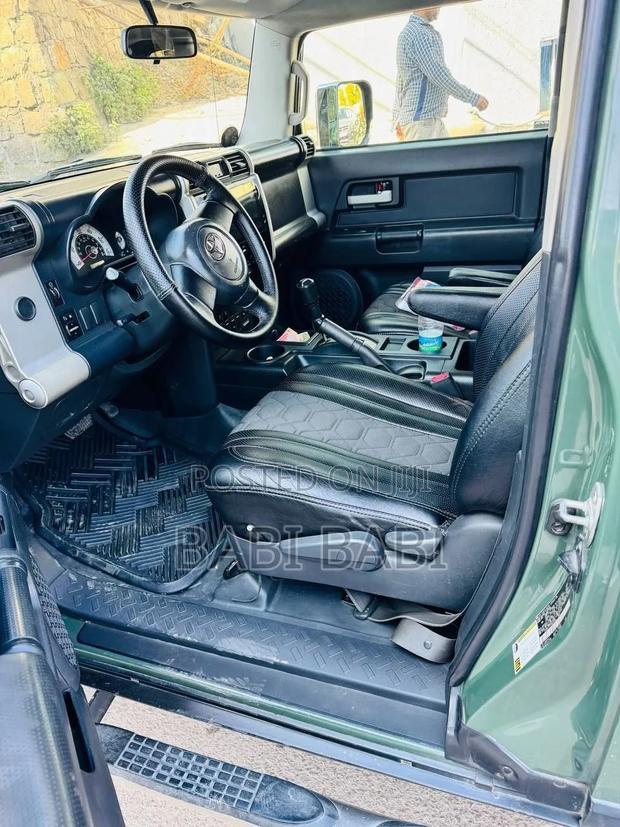 Toyota FJ Cruiser 2014 Green