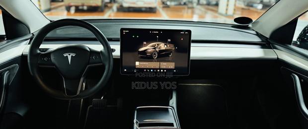 Tesla Model Y 2024 Black