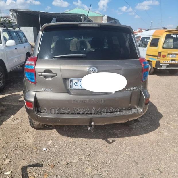 Toyota RAV4 2011 Gray