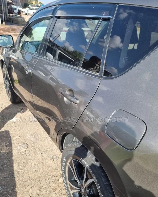 Toyota RAV4 2011 Gray