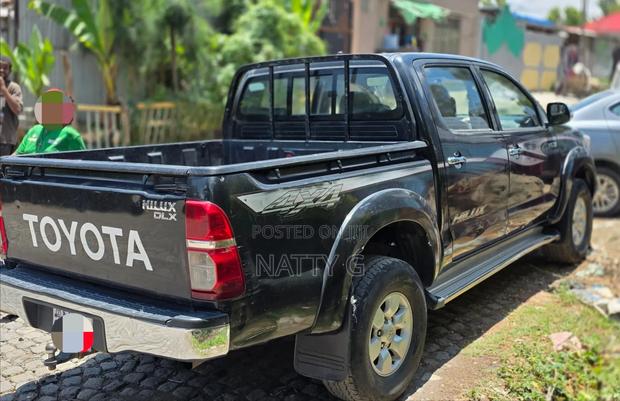 Toyota Hilux 2009 Black