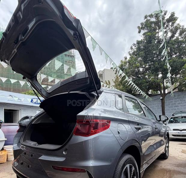 New BYD E2 43 kWh 94 hp FWD 2025 Gray