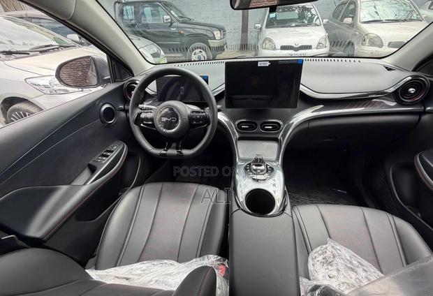 New BYD E2 43 kWh 94 hp FWD 2025 Gray