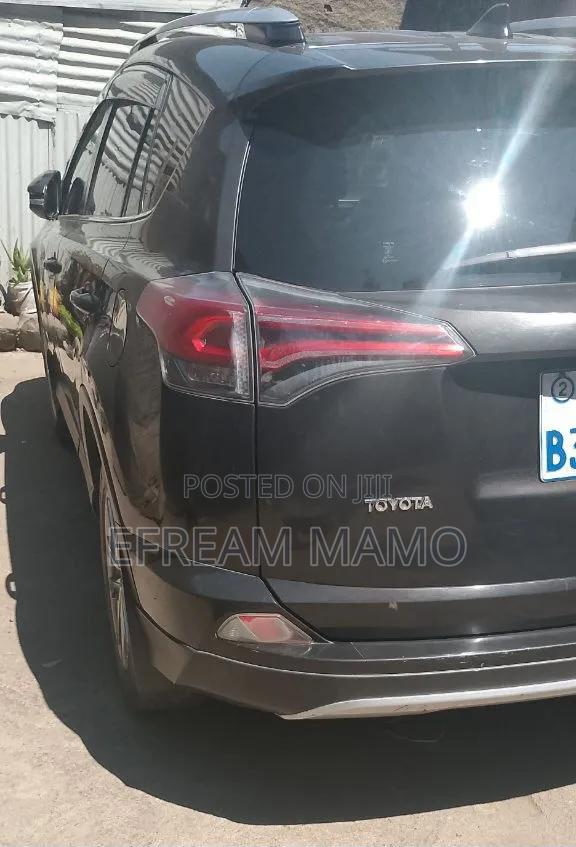 Toyota RAV4 2017
