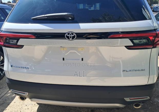 New Toyota Grand Highlander Hybrid MAX Platinum AWD 2025 White