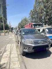 Toyota Hilux 2017 Gray for sale