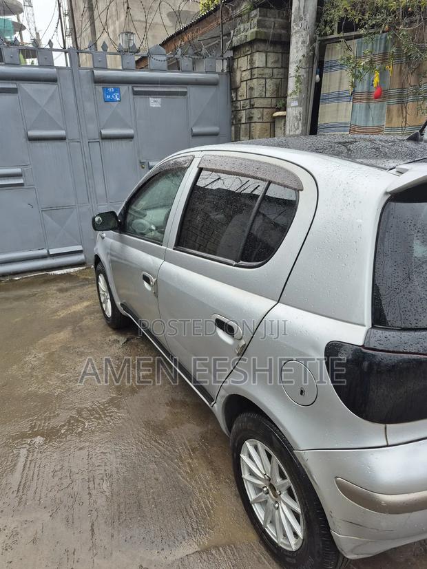 Toyota Vitz 1.0 FWD 5dr 2004 Silver