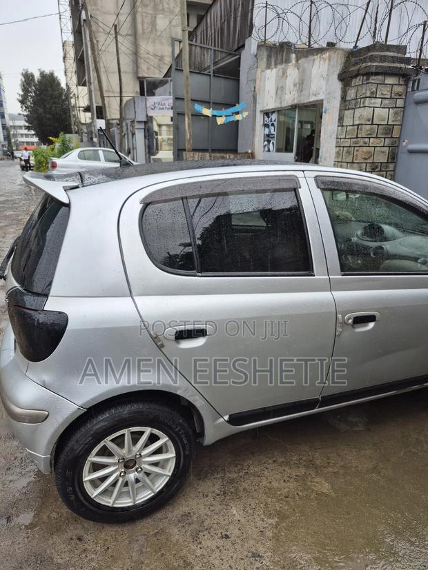 Toyota Vitz 1.0 FWD 5dr 2004 Silver