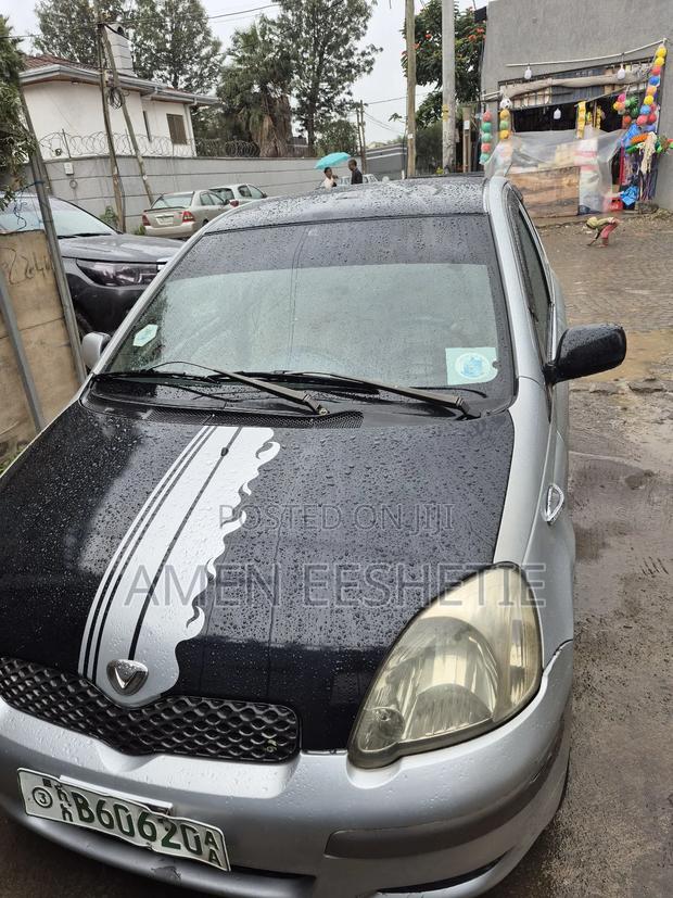 Toyota Vitz 1.0 FWD 5dr 2004 Silver