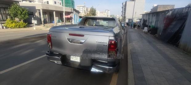 Toyota Hilux 2018 Silver