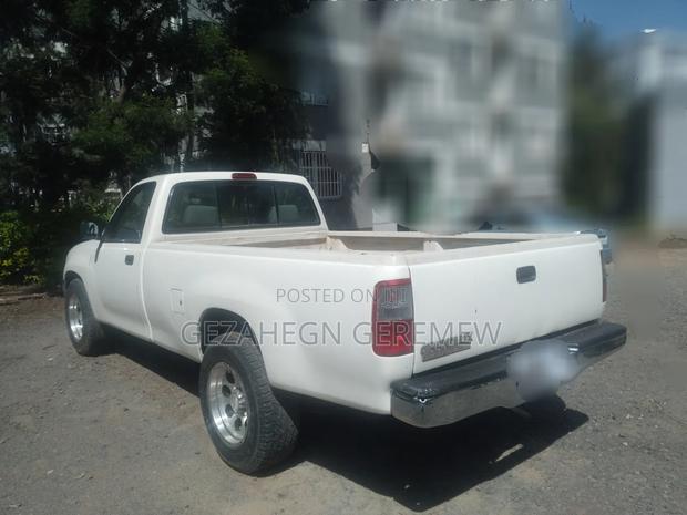 Toyota Hilux 1996 White