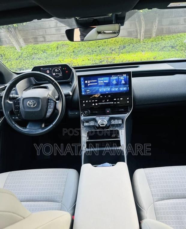 Toyota bZ4X 2023 White