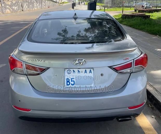 Hyundai Avante 2015 Silver