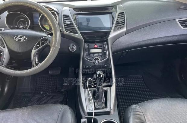 Hyundai Avante 2015 Silver