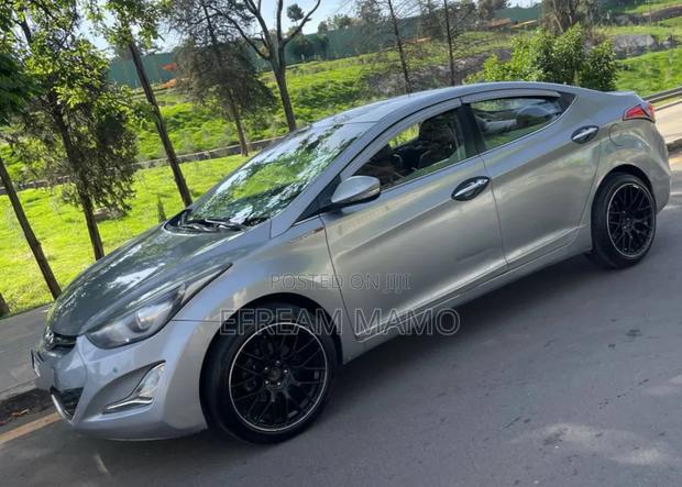 Hyundai Avante 2015 Silver