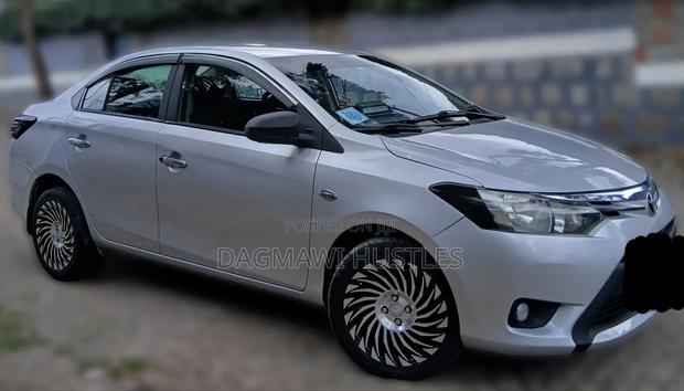 Toyota Yaris 2015 Silver