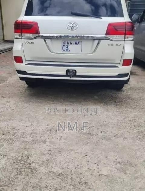 Toyota Land Cruiser 5.7 V8 VX-S 2020 White