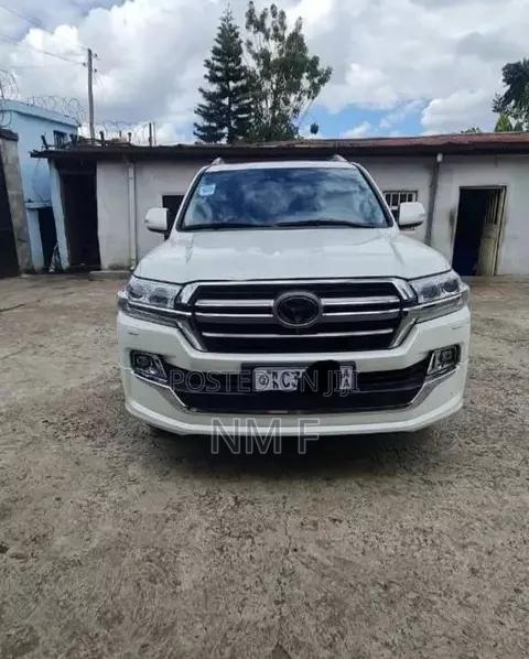 Toyota Land Cruiser 5.7 V8 VX-S 2020 White