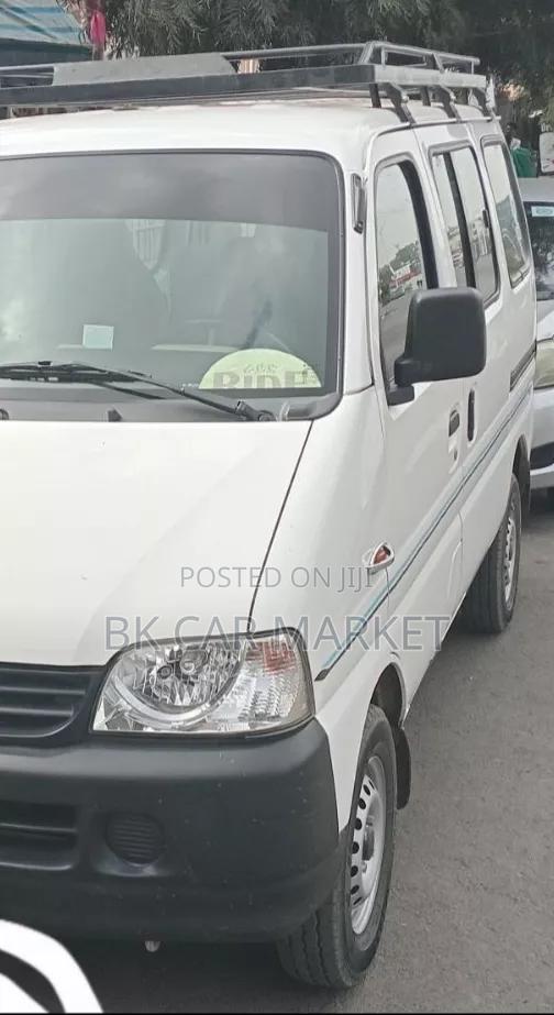 Suzuki Eeco 2024 White