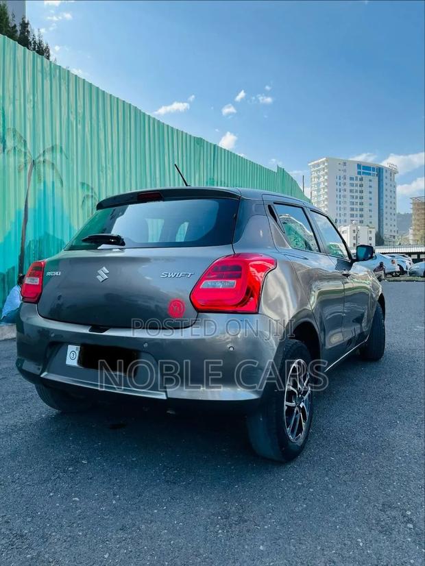 Suzuki Swift 2022 Gray