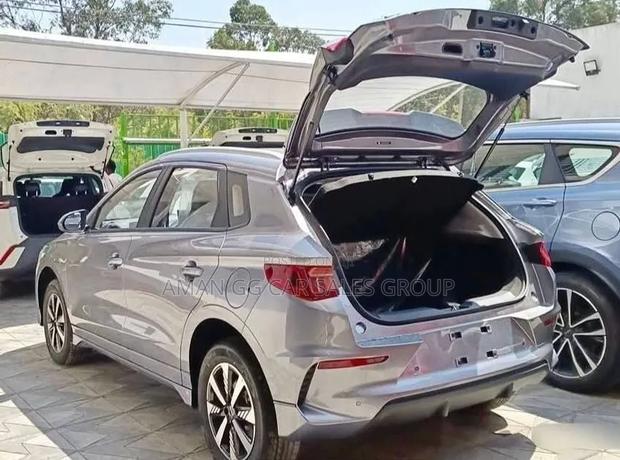 New BYD E2 43 kWh 94 hp FWD 2025 Silver