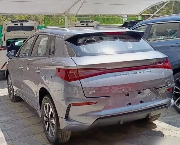 New BYD E2 43 kWh 94 hp FWD 2025 Silver