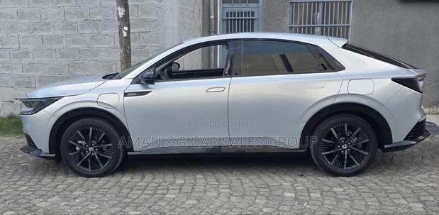 Honda e:NS2 68.8 kWh FWD 2025 Silver