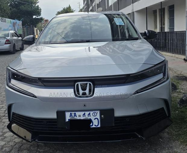 Honda e:NS2 68.8 kWh FWD 2025 Silver