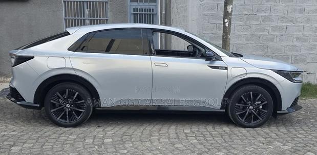Honda e:NS2 68.8 kWh FWD 2025 Silver