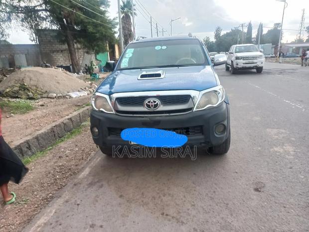 Toyota Hilux 2.5 D-4D 4X4 SRX 2009 Blue