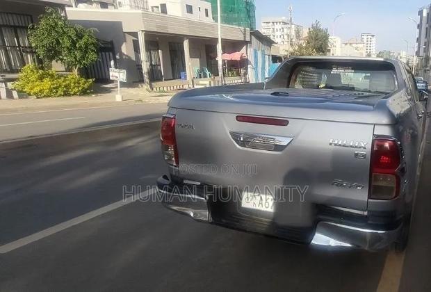 Toyota Hilux 2018 Silver