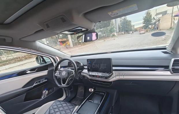 Volkswagen ID.6 2022 White