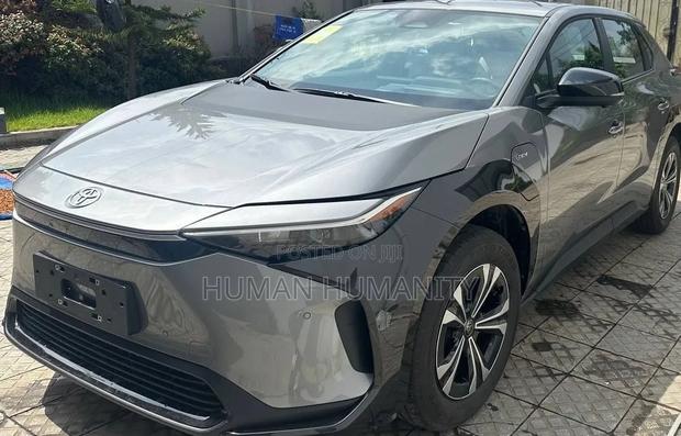 Toyota bZ4X 2025 Gray