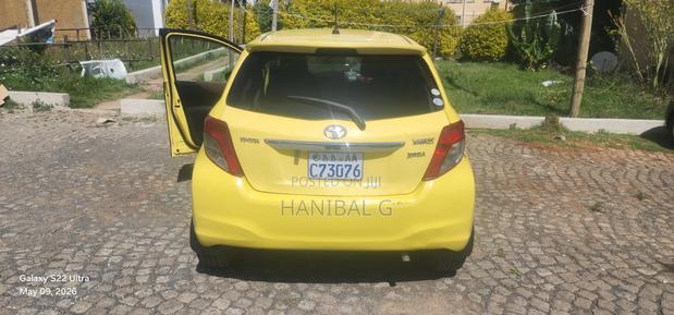 Toyota Yaris 2012 Yellow