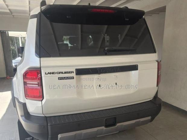 New Toyota Land Cruiser Prado 2025 Off white
