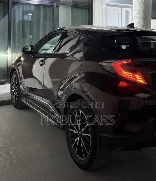 Toyota C-HR 2017 Brown