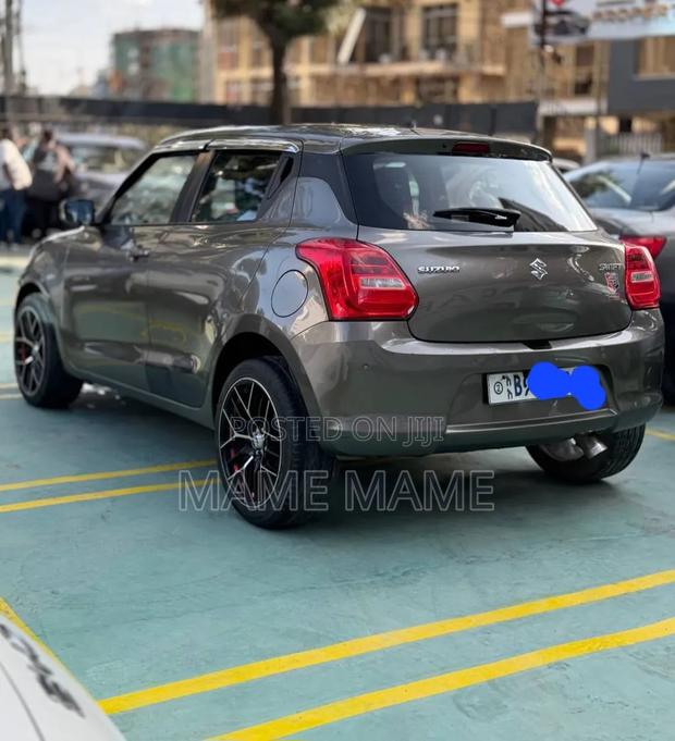 Suzuki Swift 2021 Gray